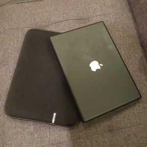 Incase 13"  Sleeve for Apple iPad; MacBook